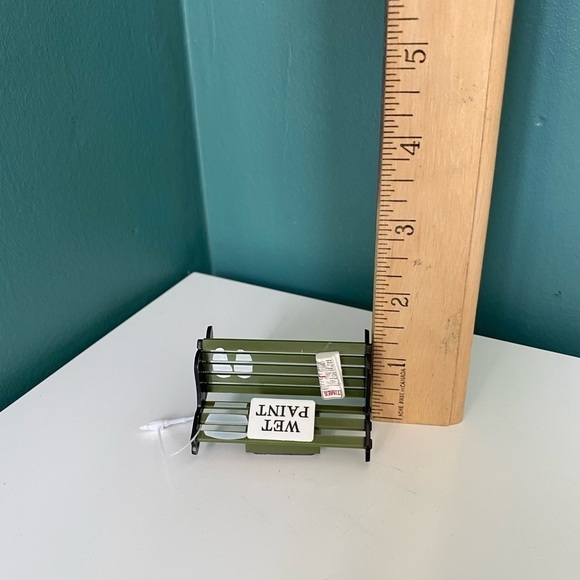 VINTAGE 1994 Acme Miniature Fridge Magnet Wet Paint Bench Green Black *flaw* - Picture 7 of 7